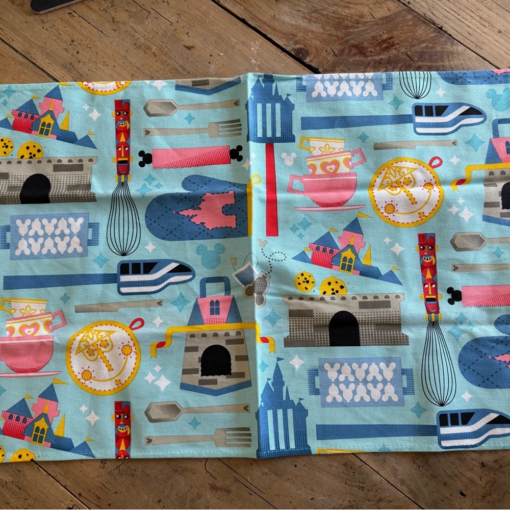 Disney Mickey Wares And Disney Parks Kitchen Towel Favorite Places NWOT